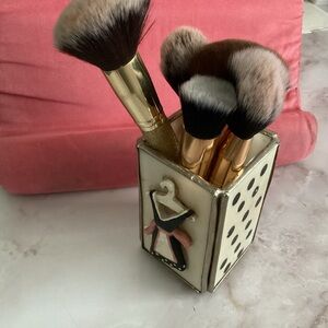 Feminine cute makeup brush holder 90’s